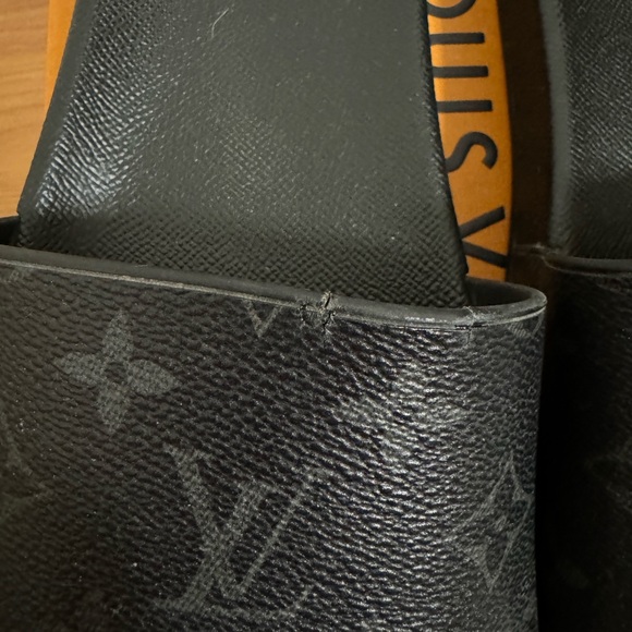 Louis Vuitton Slides (DAMAGED) - Picture 5 of 8